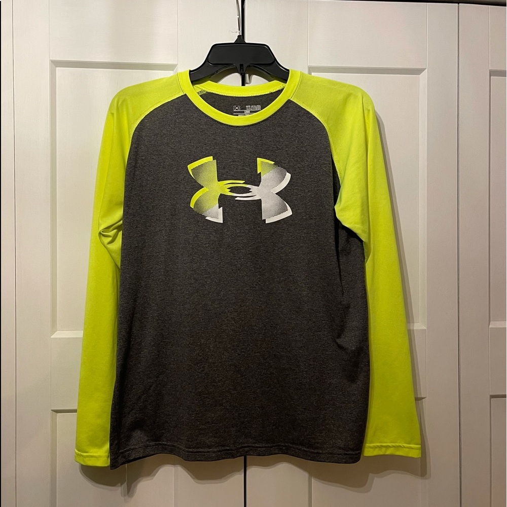 Under Armour Boys YXL 16-18 Heat Gear shirt